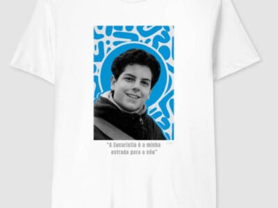 CAMISA CARLO ACUTIS COM FRASE