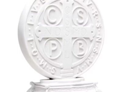 Medalha São Bento – Pó de mármore – 18 cm