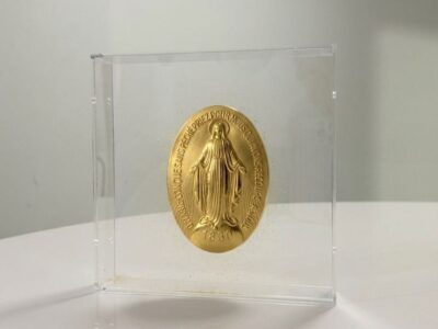Acrilico Medalha Milagrosa – dourado